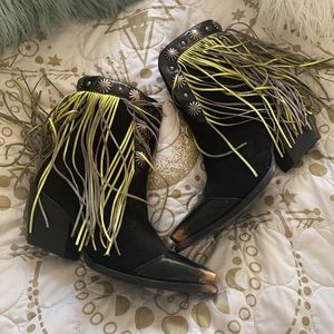 Brand new never worn Mezcalero leather fringe bootie size 9 (40)